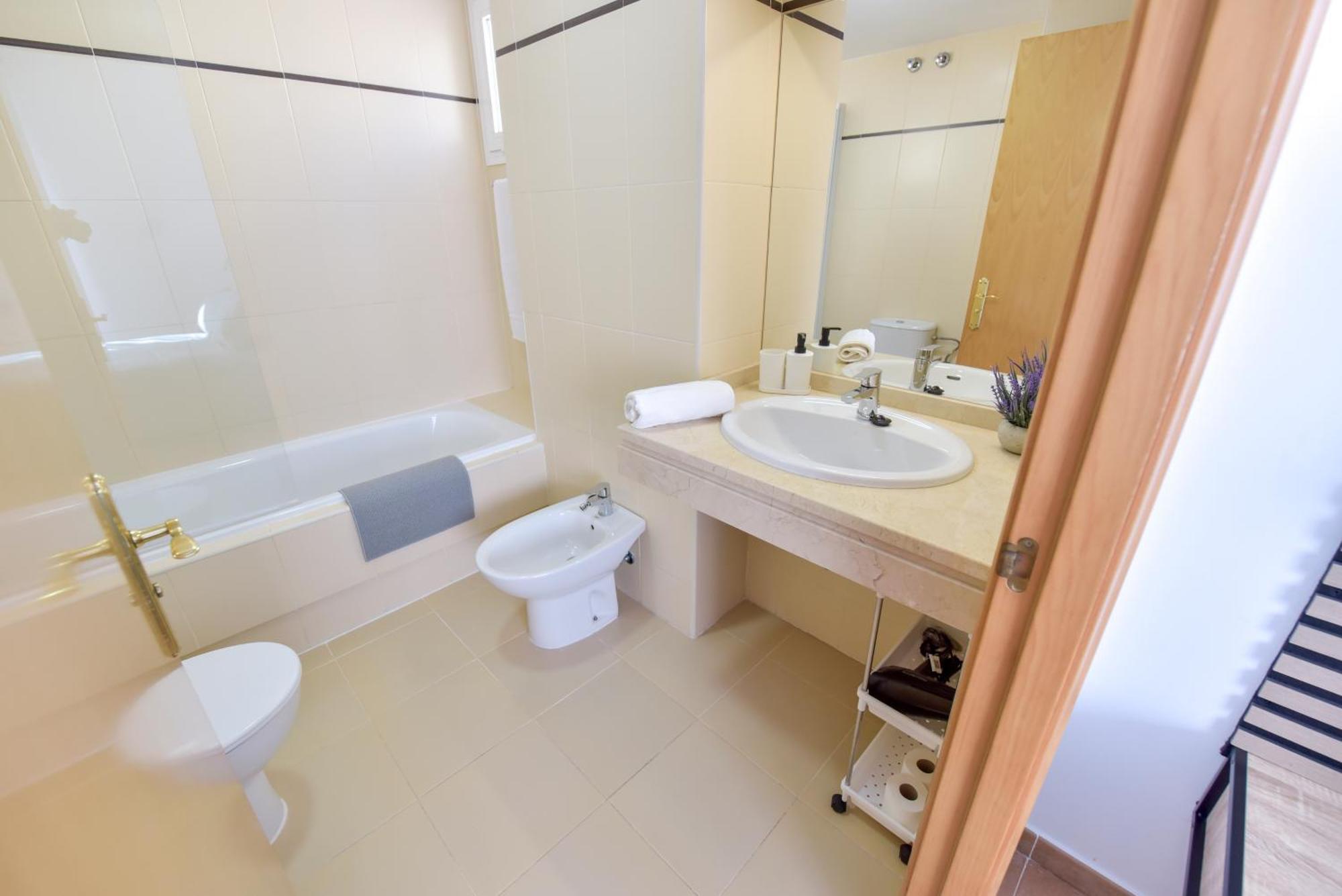 New Premium Apartment - Free Parking & Pools 라알가바 외부 사진